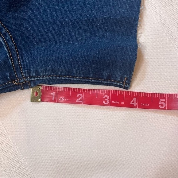 bebe Raw Edge‎ Short NWT SZ 12 31 Embellished Medium Wash - Picture 11 of 13